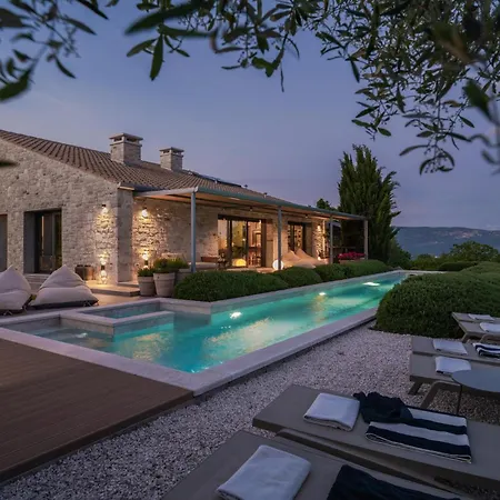 Poimon Vakantiehuis Pićan
